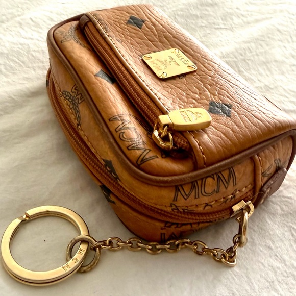 👑✅PRICE FIRM✅AUTHENTIC RARE MCM Visetos Wallet Key Pouch - Picture 8 of 17